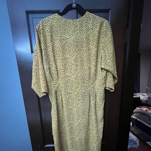 VINTAGE SHORT SLEEVE SATIN MIDI DRESS, SIZE US LARGE, LEOPARD PRINT - Picture 6 of 7